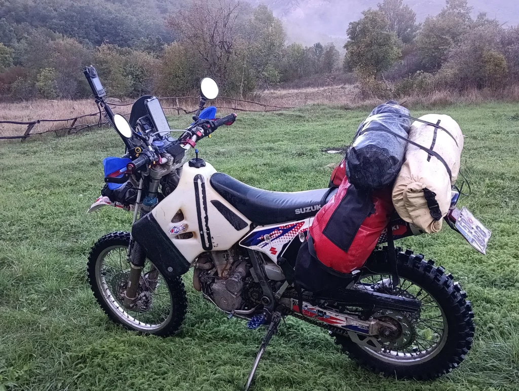 Podkova 70 l a vaky s bočním vstupem, příklad použití na motorce, foto od zákazníka