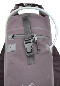 Enduro batoh na motorku – kapsa na hydrovak