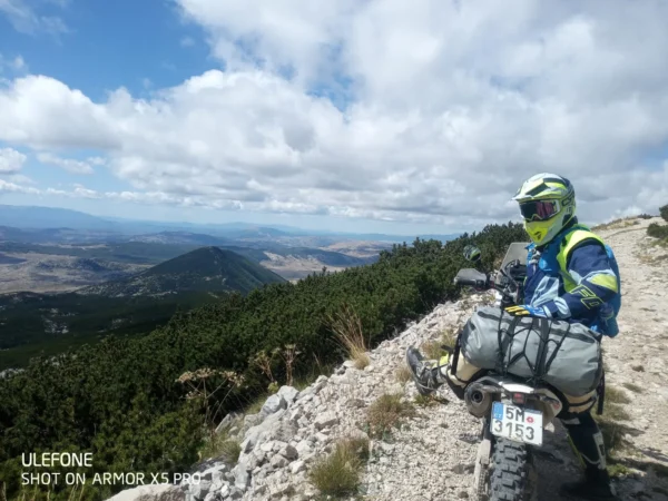 Zadní vak na motorku 50 l – horní vstup materiál: Plastel